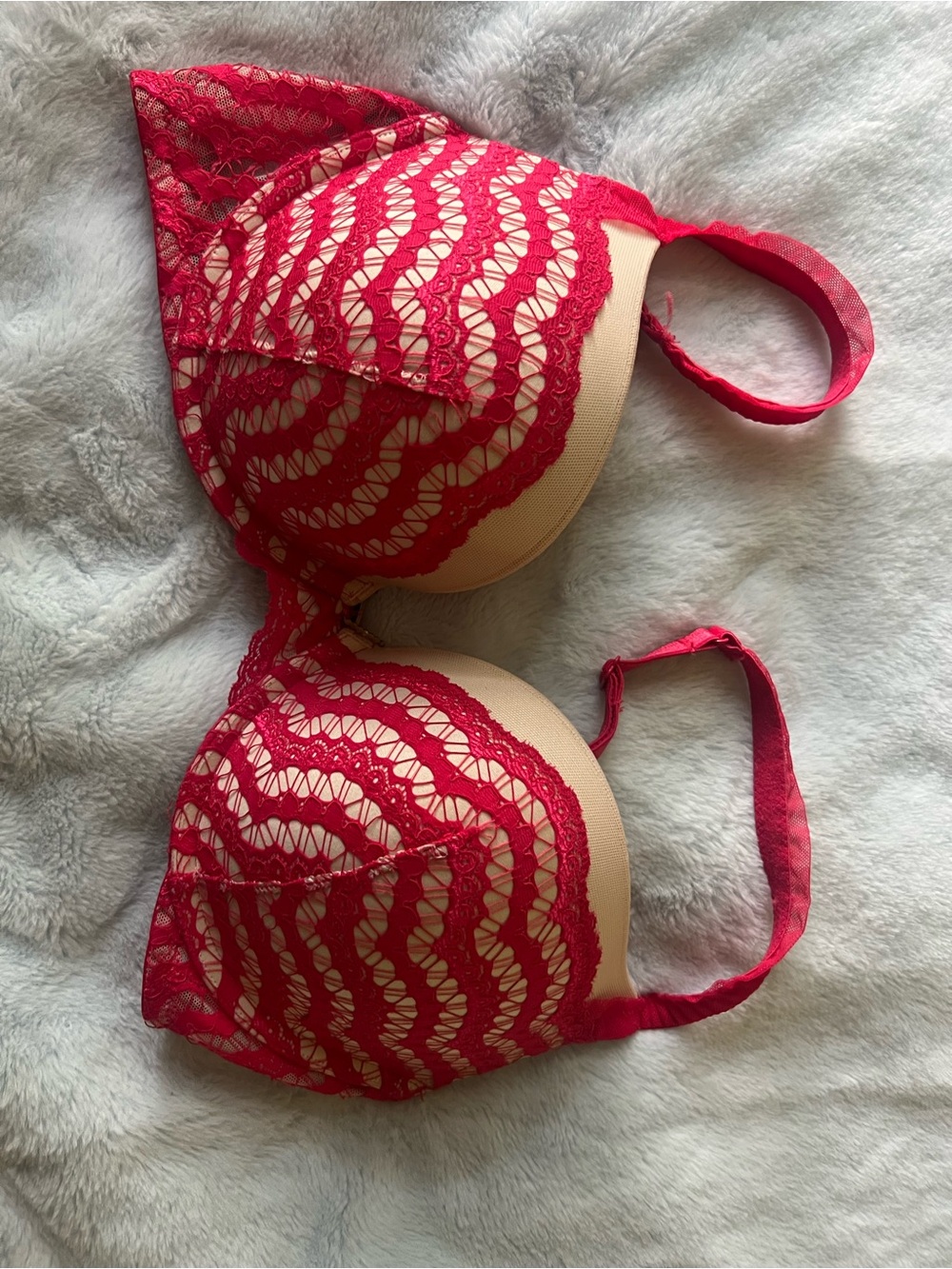 Victoria’s Secret Very Sexy Push-Up 34D Nude With Red Lace